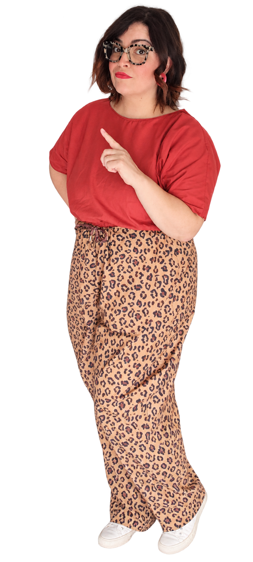 Élodie porte un pantalon léopard Ça promet !